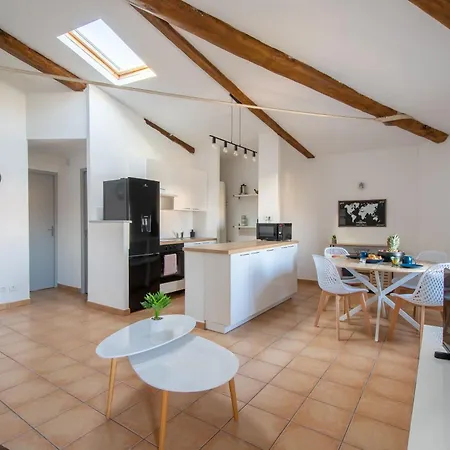 L'horizon Suspendu, Proche Chateau, Commerces