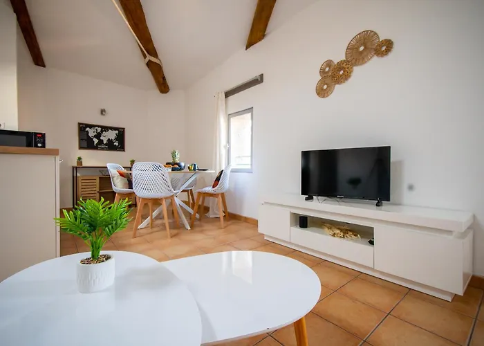 L'horizon Suspendu, Proche Chateau, Commerces アグド