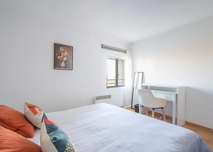 L'horizon Suspendu, Proche Chateau, Commerces