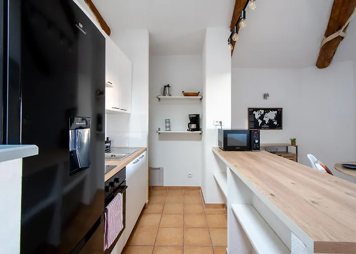 L'horizon Suspendu, Proche Chateau, Commerces *